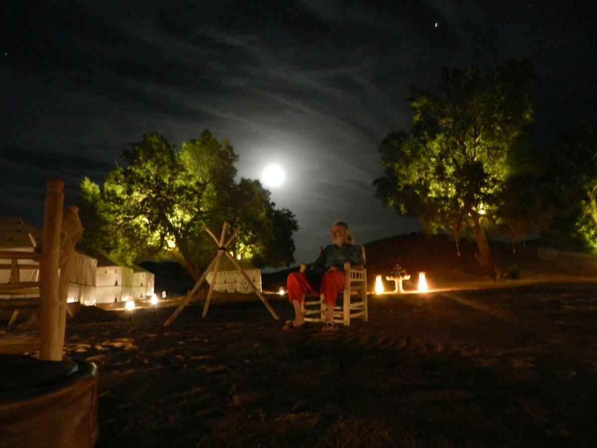 Prestigious Camp Hotel Мерцуга Екстериор снимка